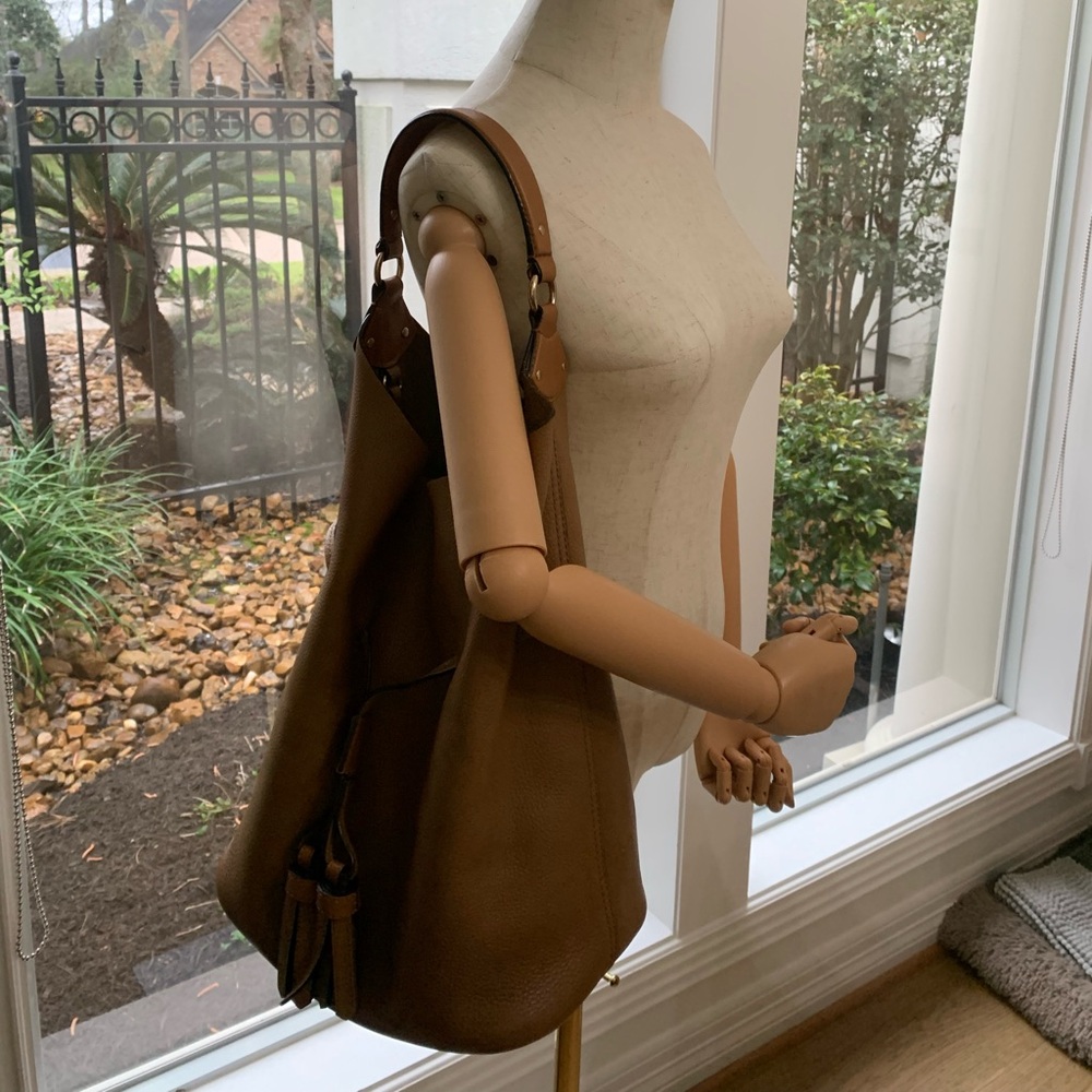 Burberry Ashby caramel hobo bag + pouch. Great for everyday and work. - Picture 7 of 13
